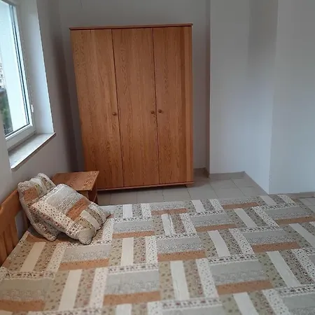 ホームステイ Maris Goscinne ウェバ